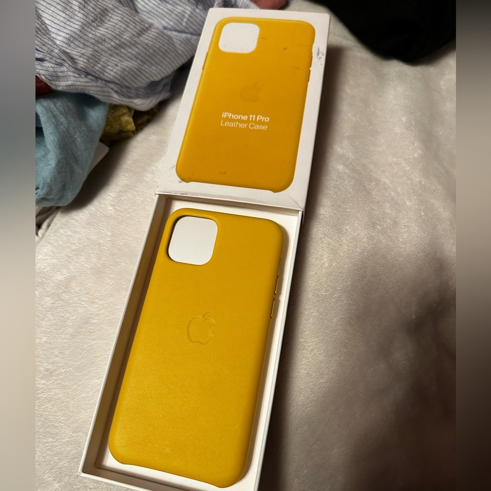 I phone 11 pro leather case